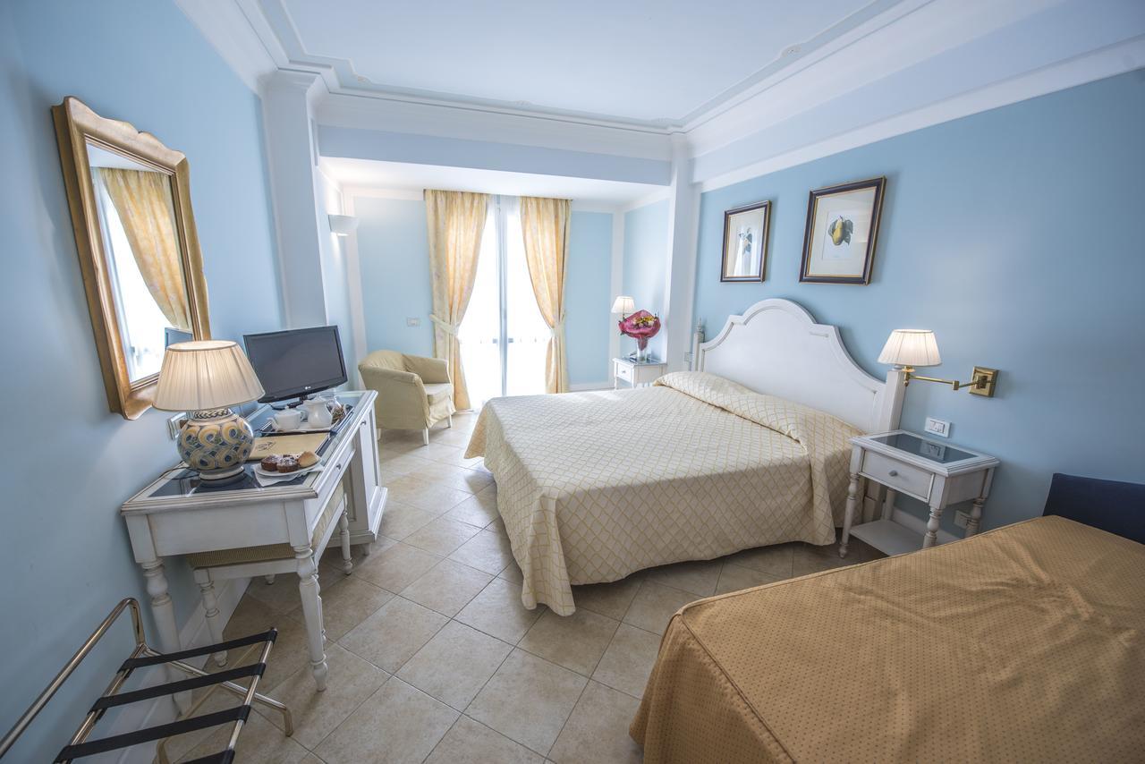 Villa Daphne Giardini Naxos Exterior photo