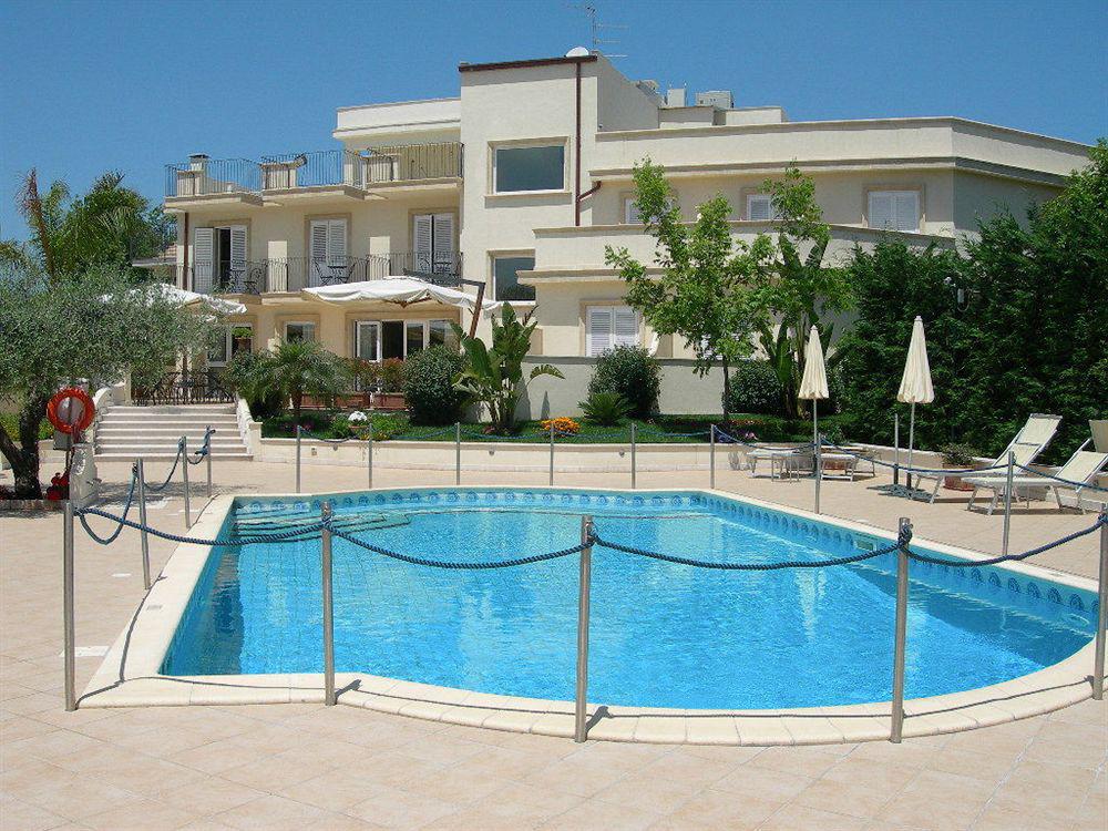 Villa Daphne Giardini Naxos Exterior photo